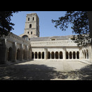 Der Innenhof des Klosters Sankt Trophimus